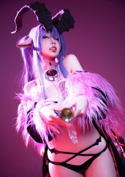 女人张开腿免费的